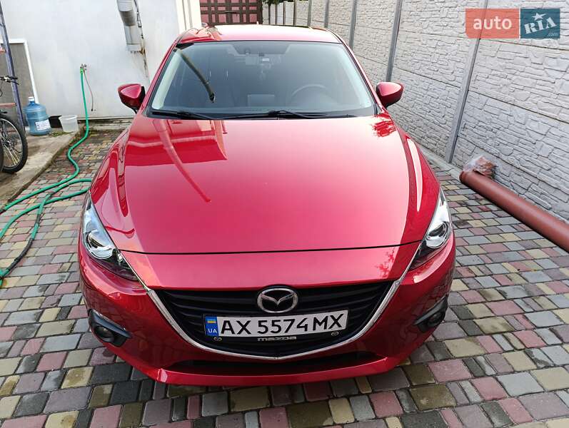 Хетчбек Mazda 3 2016 в Комсомольському
