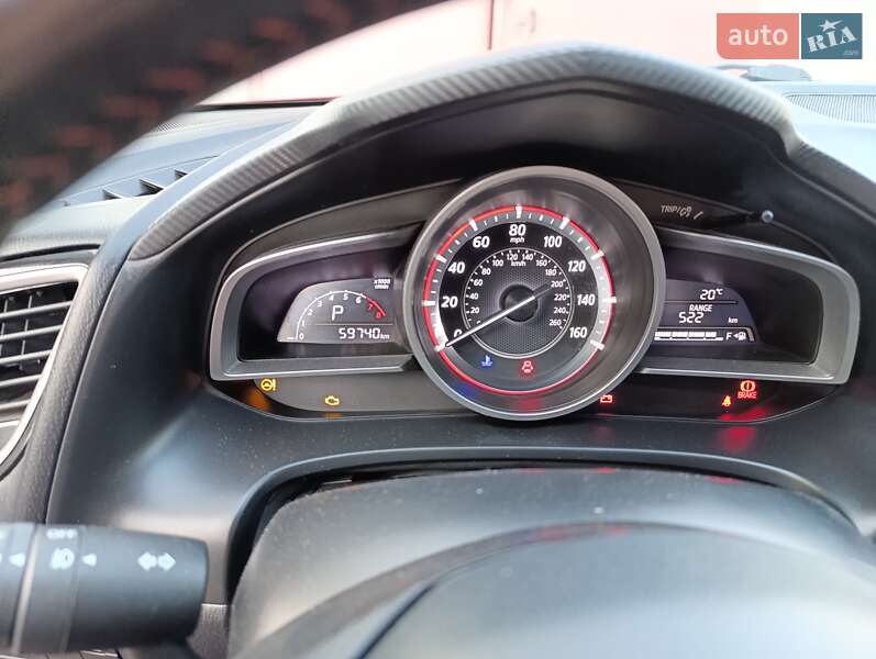 Хетчбек Mazda 3 2016 в Комсомольському