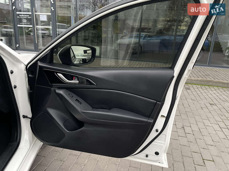 Седан Mazda 3 2016 в Полтаве фото 26 Седан Mazda 3 2016 в Полтаве