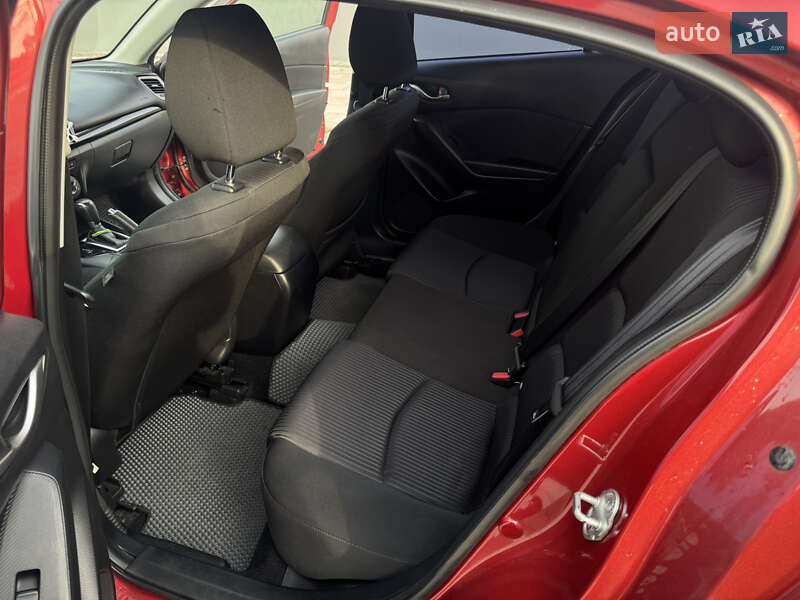 Седан Mazda 3 2014 в Киеве