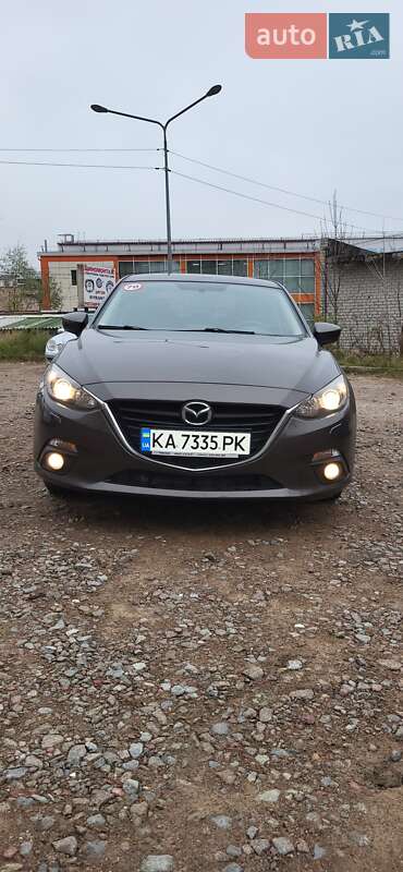 Седан Mazda 3 2016 в Киеве