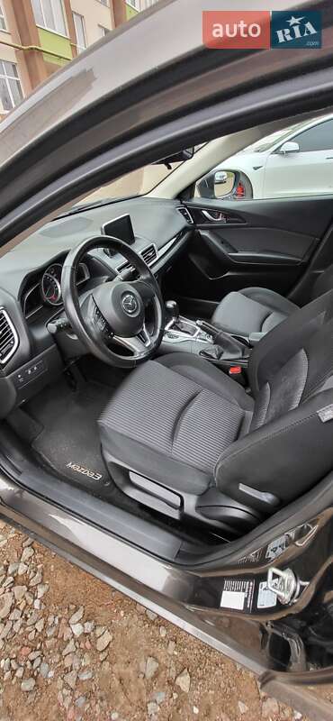 Седан Mazda 3 2016 в Киеве