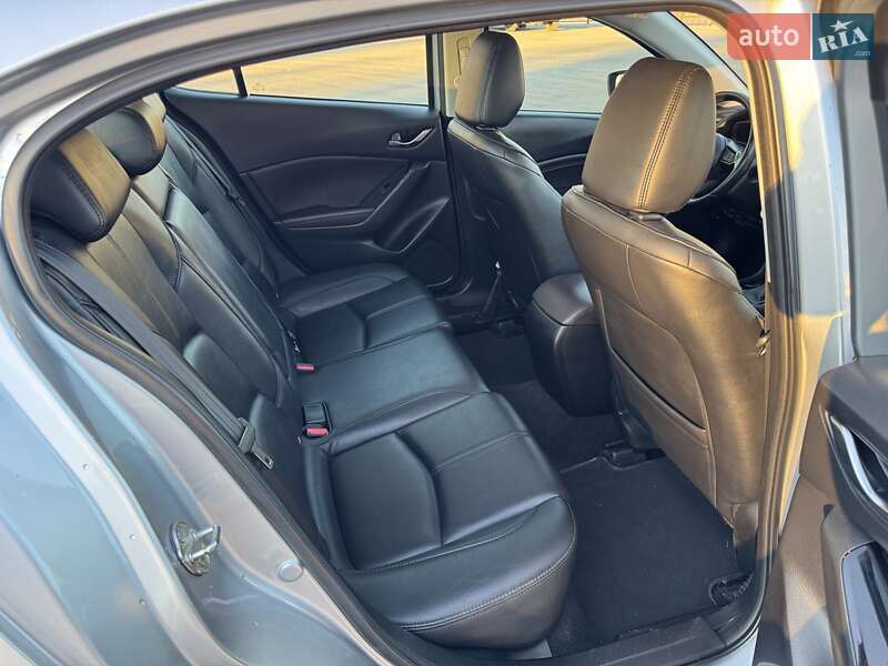 Седан Mazda 3 2018 в Киеве фото 19 Седан Mazda 3 2018 в Киеве