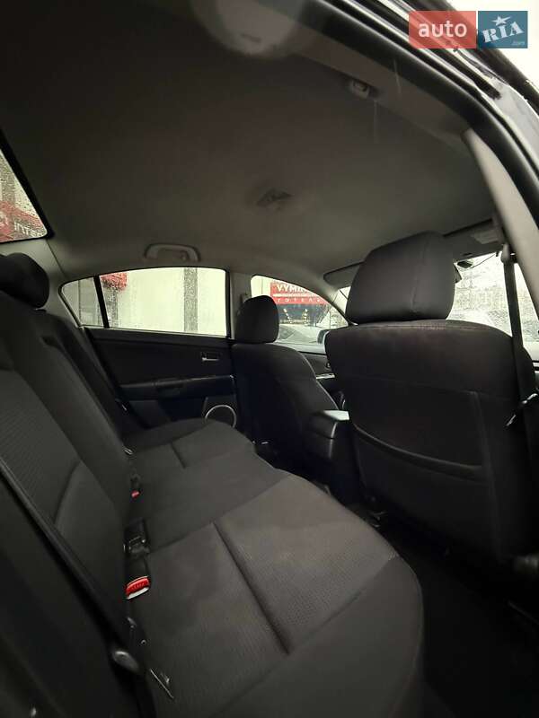 Седан Mazda 3 2008 в Чернівцях