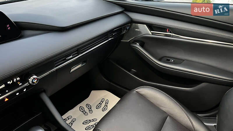 Седан Mazda 3 2022 в Львові