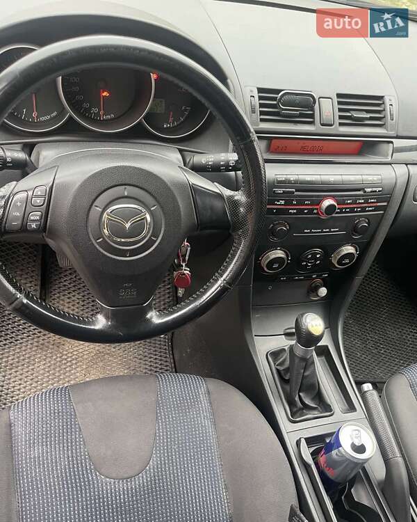 Хэтчбек Mazda 3 2004 в Киеве