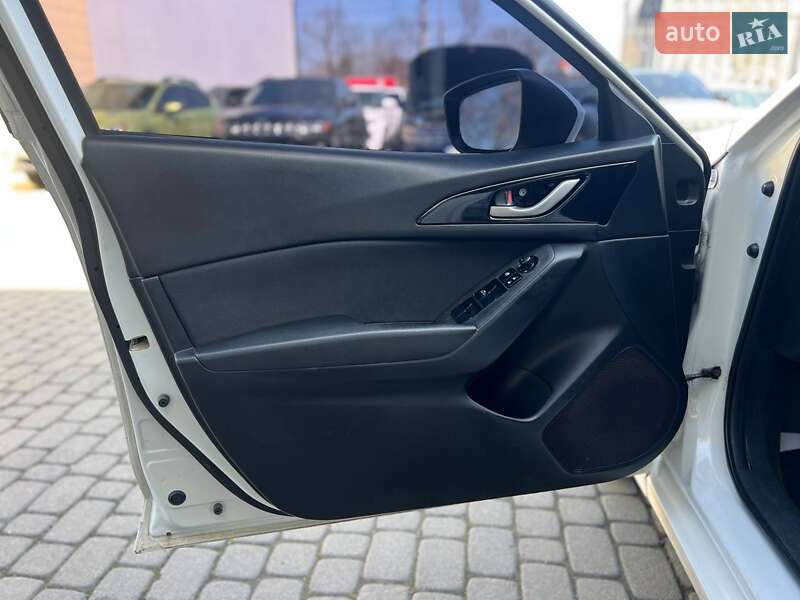 Хэтчбек Mazda 3 2013 в Ивано-Франковске