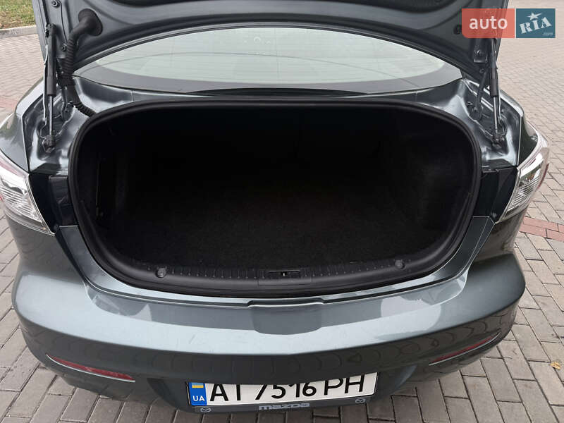 Седан Mazda 3 2012 в Білій Церкві