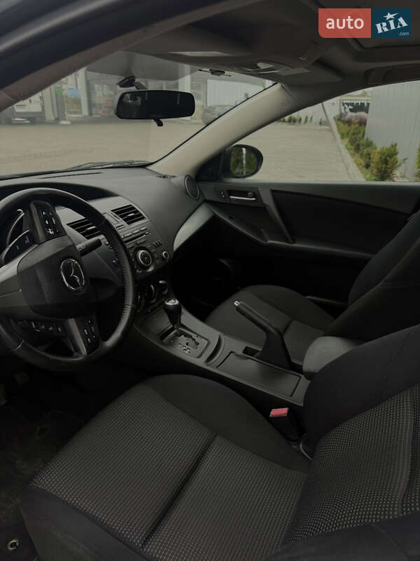 Седан Mazda 3 2012 в Білій Церкві
