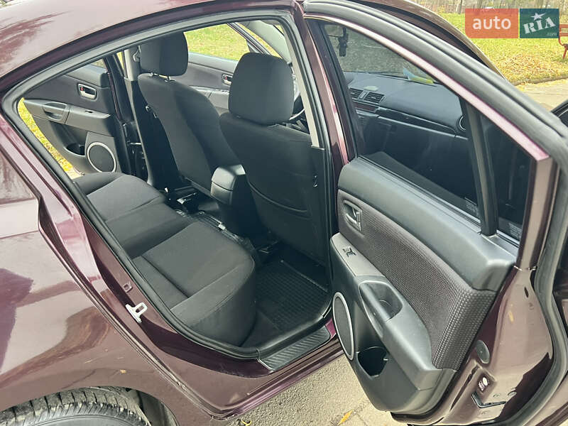 Седан Mazda 3 2007 в Ровно