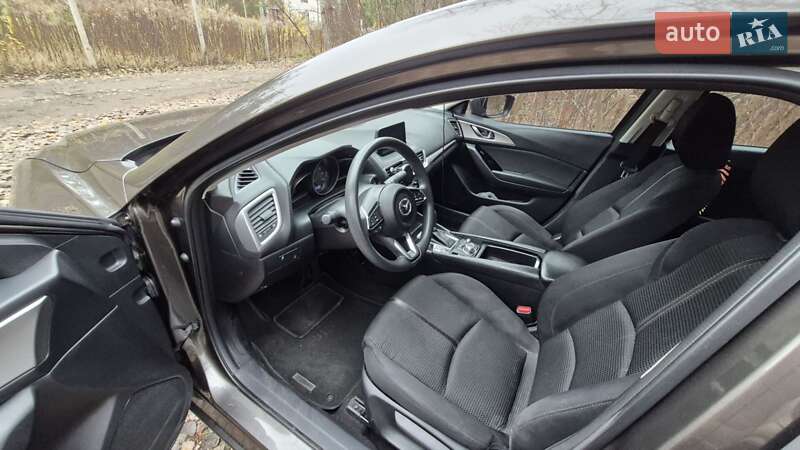 Седан Mazda 3 2017 в Києві