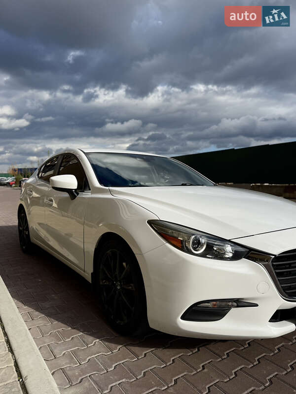 Седан Mazda 3 2017 в Софіївській Борщагівці