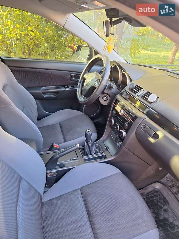 Mazda 3, фото з оголошення
