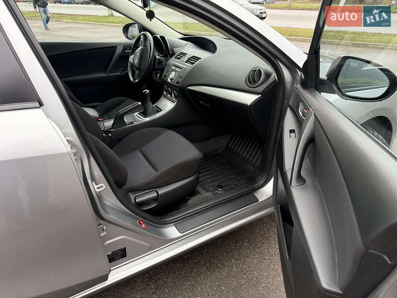 Хэтчбек Mazda 3 2010 в Сумах