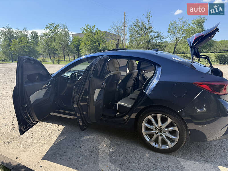 Седан Mazda 3 2013 в Кривому Розі
