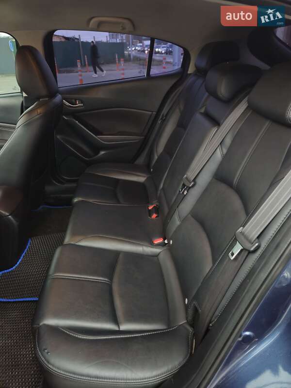 Хэтчбек Mazda 3 2017 в Киеве фото 10 Хэтчбек Mazda 3 2017 в Киеве