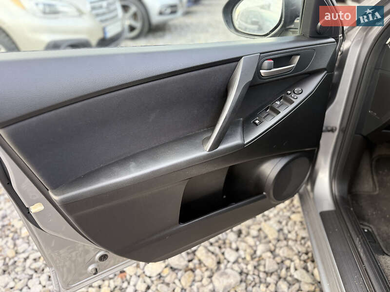 Хэтчбек Mazda 3 2010 в Виннице