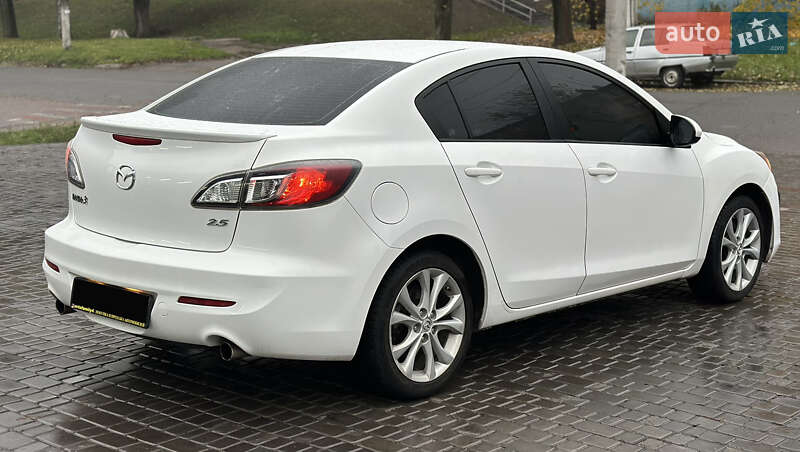 Седан Mazda 3 2010 в Дніпрі