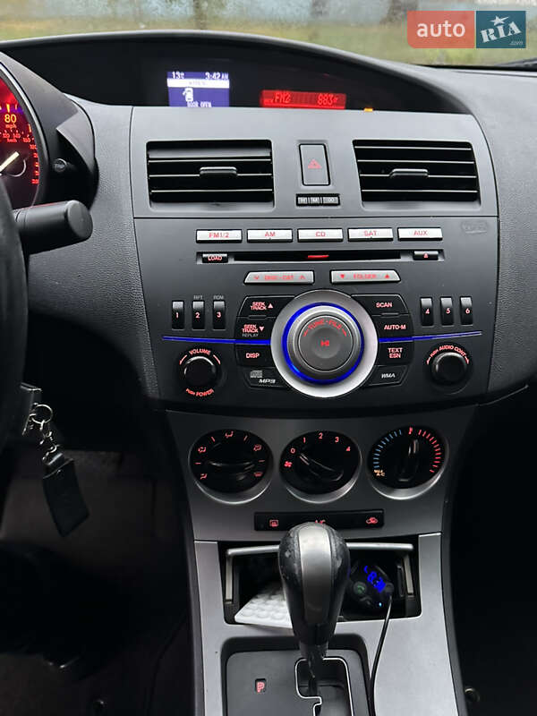 Седан Mazda 3 2010 в Дніпрі