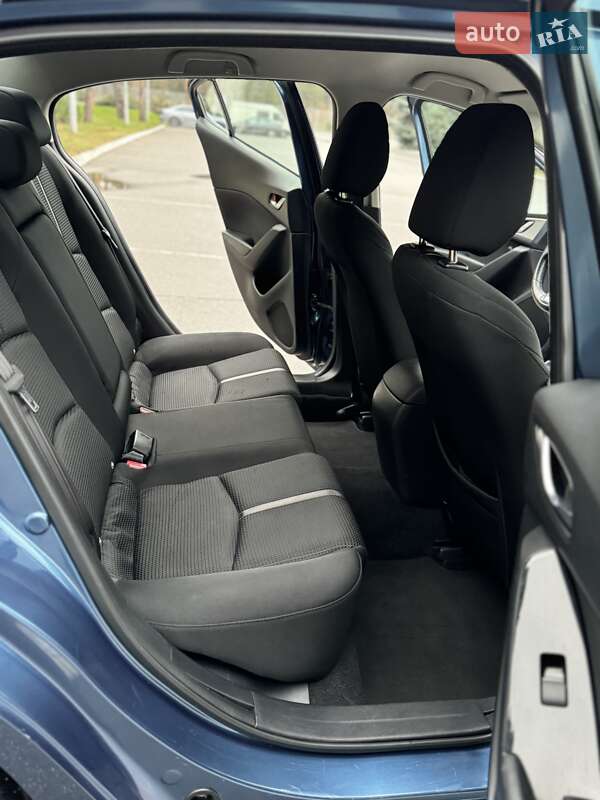 Седан Mazda 3 2017 в Києві фото 52 Седан Mazda 3 2017 в Києві