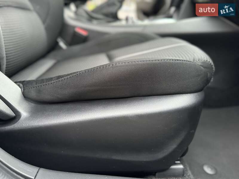 Седан Mazda 3 2017 в Києві фото 56 Седан Mazda 3 2017 в Києві