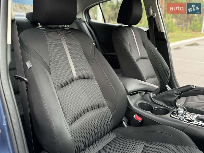 Седан Mazda 3 2017 в Києві фото 58 Седан Mazda 3 2017 в Києві