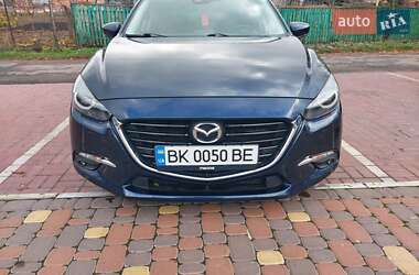 Хетчбек Mazda 3 2017 в Новомиргороді