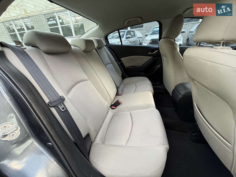 Седан Mazda 3 2015 в Києві