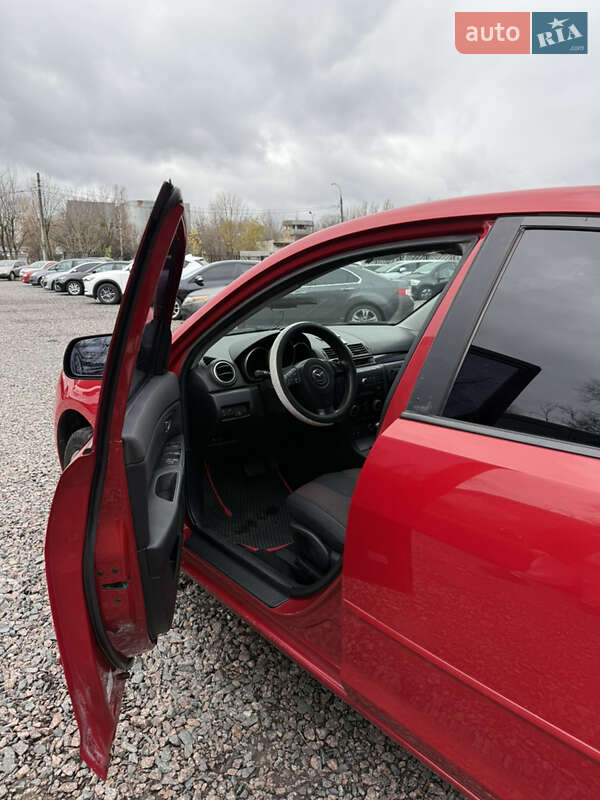 Седан Mazda 3 2005 в Черкасах