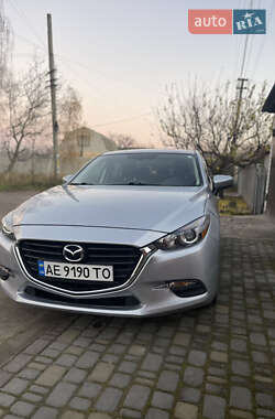 Седан Mazda 3 2016 в Днепре
