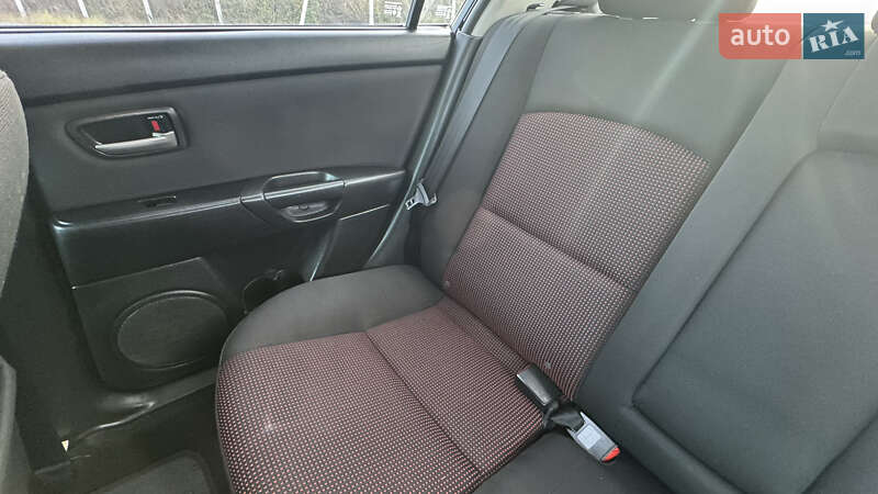 Седан Mazda 3 2006 в Виннице