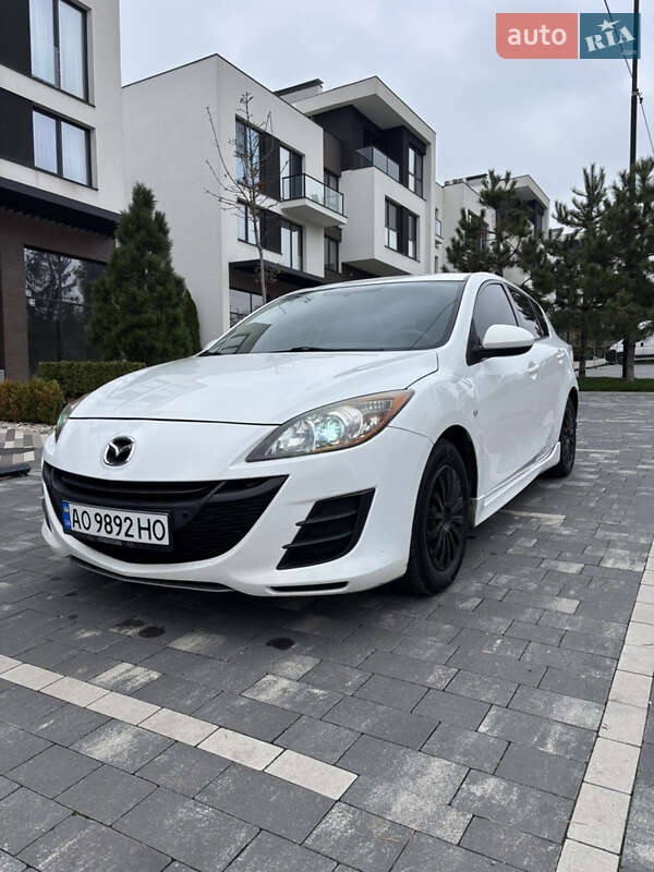Хэтчбек Mazda 3 2010 в Ужгороде