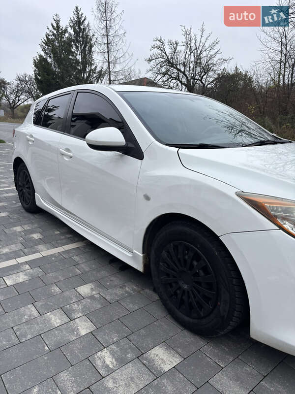 Хэтчбек Mazda 3 2010 в Ужгороде