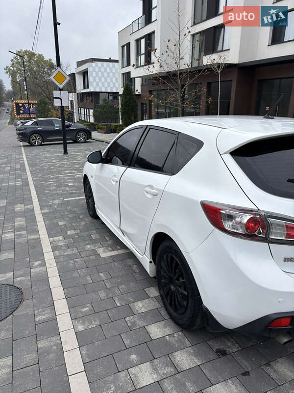 Хэтчбек Mazda 3 2010 в Ужгороде