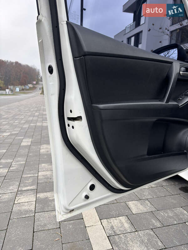 Хэтчбек Mazda 3 2010 в Ужгороде