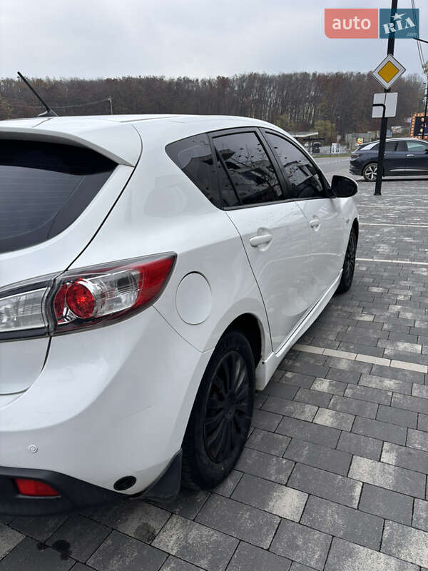 Хэтчбек Mazda 3 2010 в Ужгороде