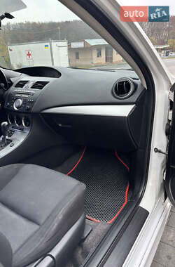 Хэтчбек Mazda 3 2010 в Ужгороде