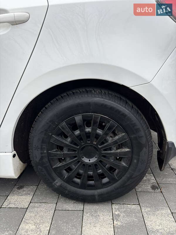 Хэтчбек Mazda 3 2010 в Ужгороде