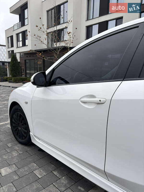 Хэтчбек Mazda 3 2010 в Ужгороде
