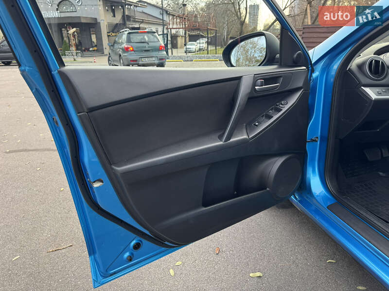 Седан Mazda 3 2010 в Києві фото 25 Седан Mazda 3 2010 в Києві