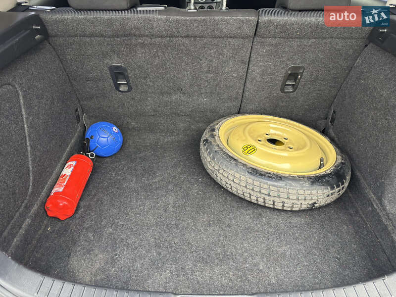 Хетчбек Mazda 3 2010 в Ужгороді фото 28 Хетчбек Mazda 3 2010 в Ужгороді