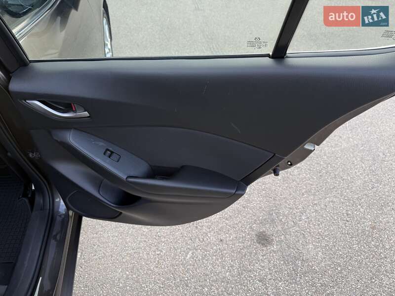 Седан Mazda 3 2013 в Києві фото 16 Седан Mazda 3 2013 в Києві