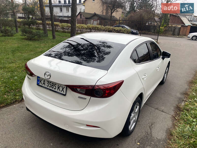 Седан Mazda 3 2015 в Києві