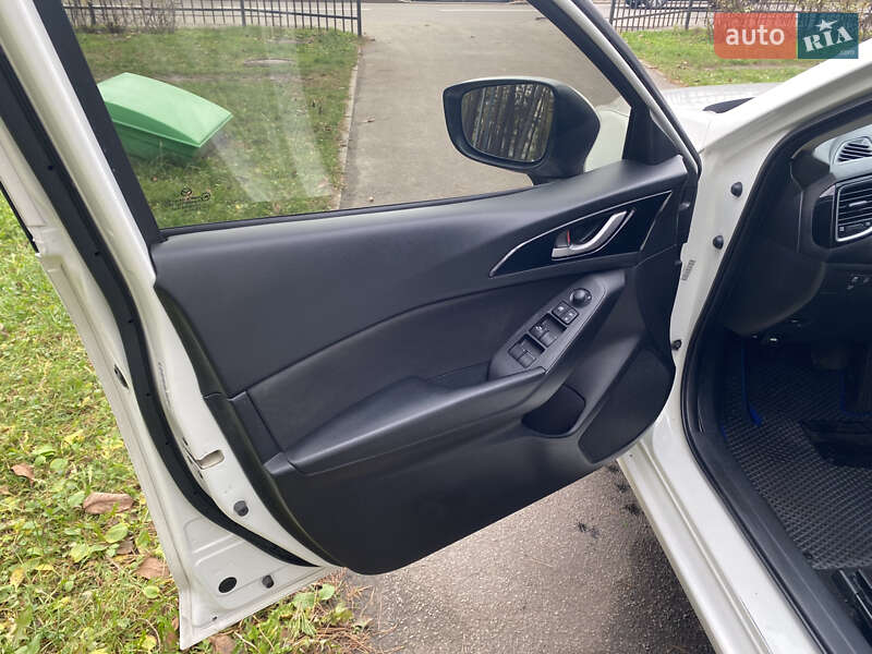 Седан Mazda 3 2015 в Києві