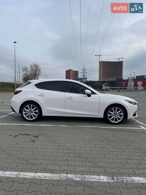 Хэтчбек Mazda 3 2015 в Киеве