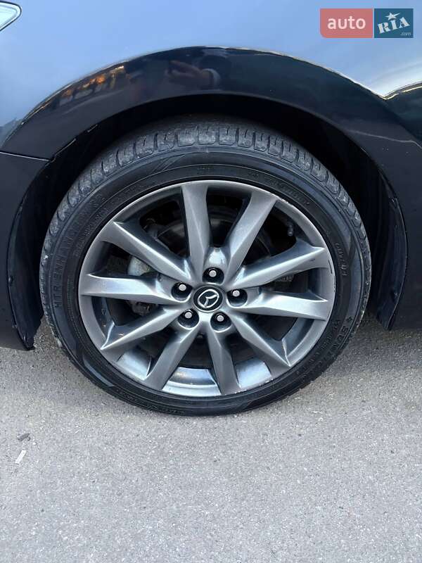 Седан Mazda 3 2018 в Дніпрі