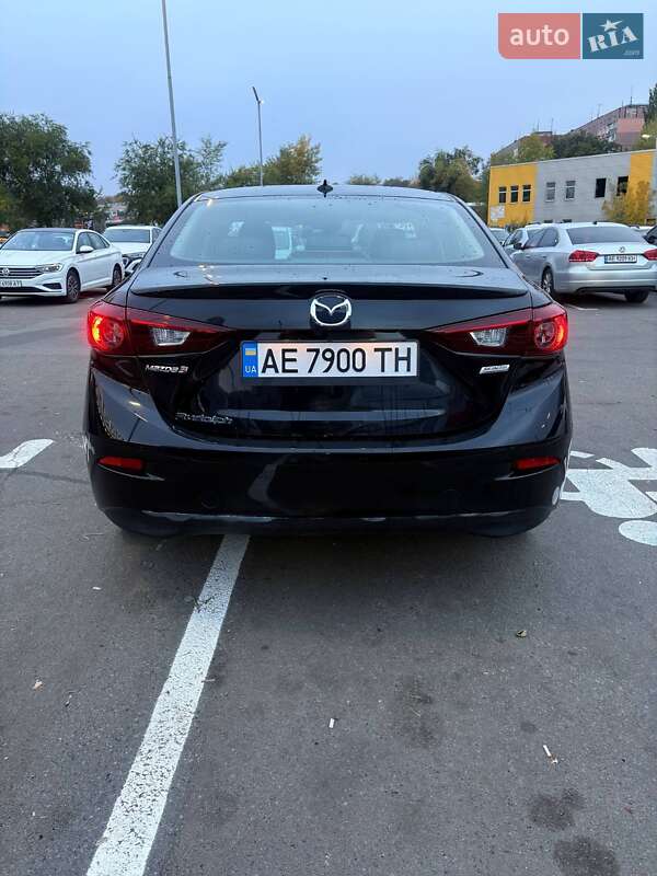Седан Mazda 3 2018 в Дніпрі