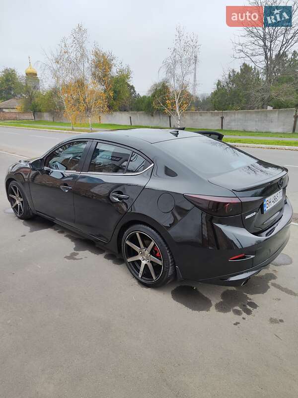 Седан Mazda 3 2015 в Ізмаїлі