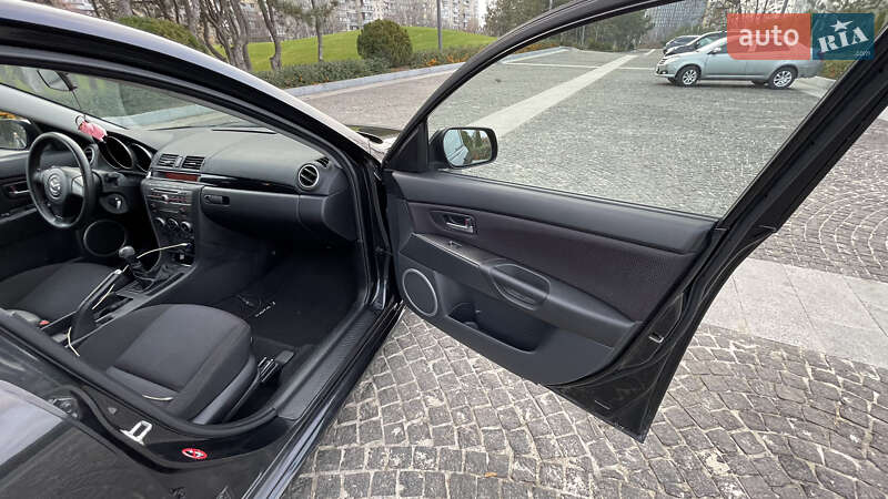 Хэтчбек Mazda 3 2007 в Днепре