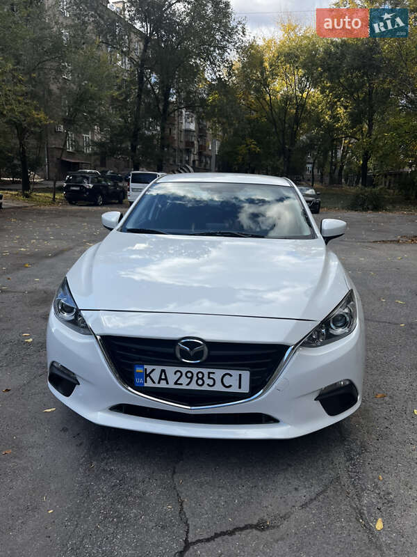Седан Mazda 3 2015 в Запоріжжі